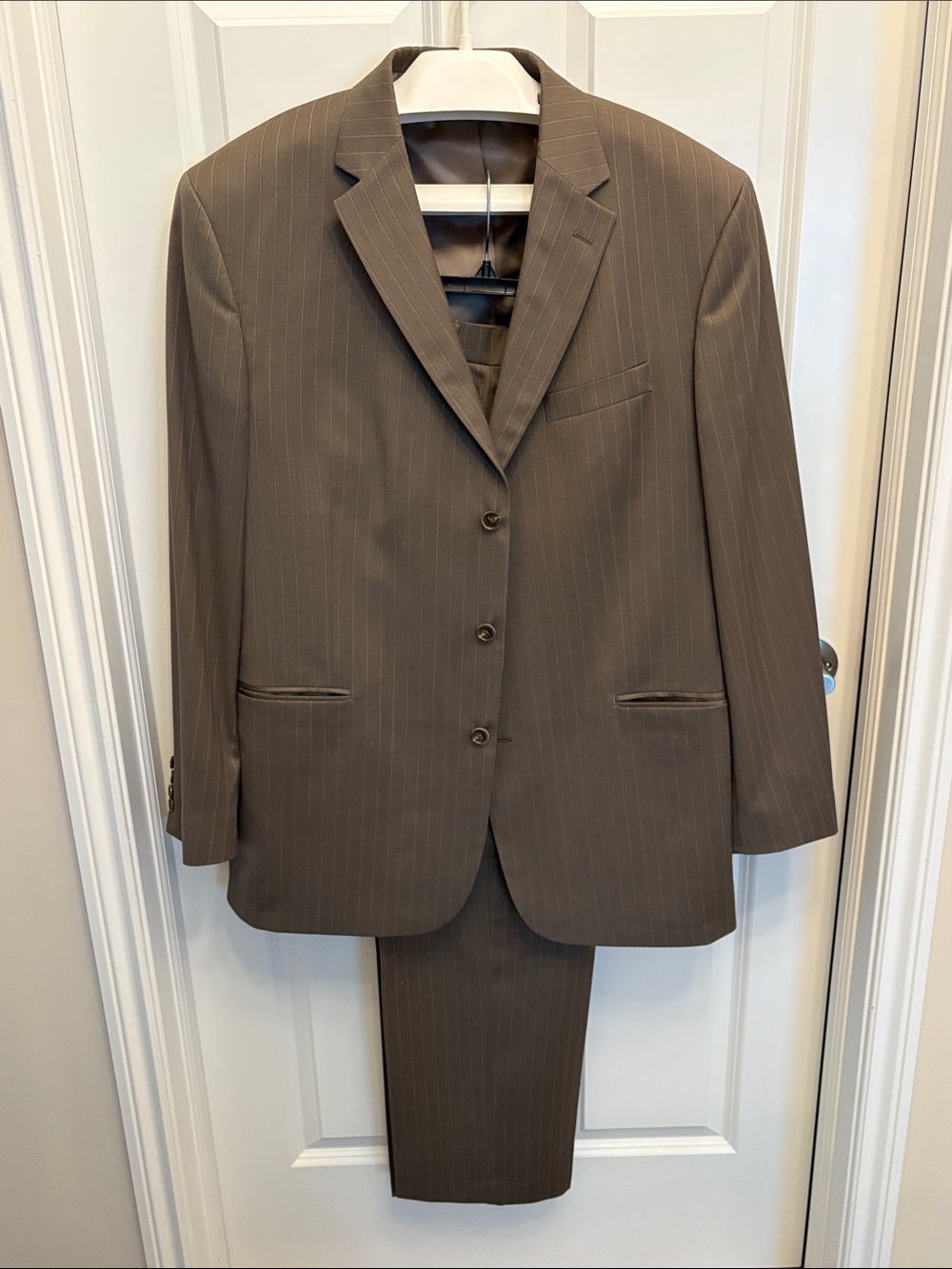 Stafford Super Brown Pinstripe Men's Two-Piece Suit 48L pants 38x32